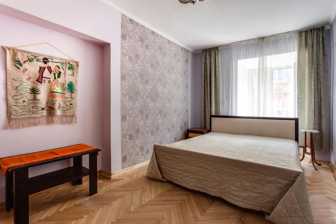 Four Bedrooms Apartment In The Heart Of Львов Экстерьер фото