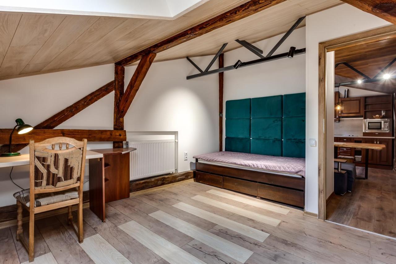 Four Bedrooms Apartment In The Heart Of Львов Экстерьер фото