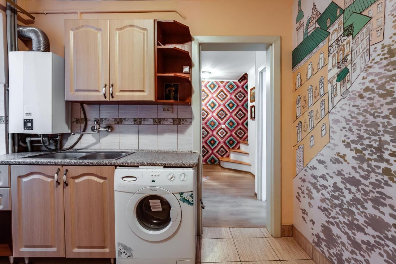 Four Bedrooms Apartment In The Heart Of Львов Экстерьер фото