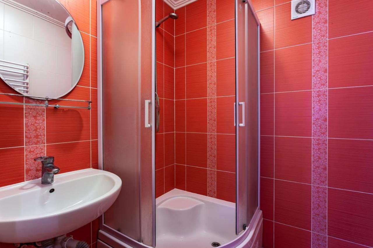 Four Bedrooms Apartment In The Heart Of Львов Экстерьер фото